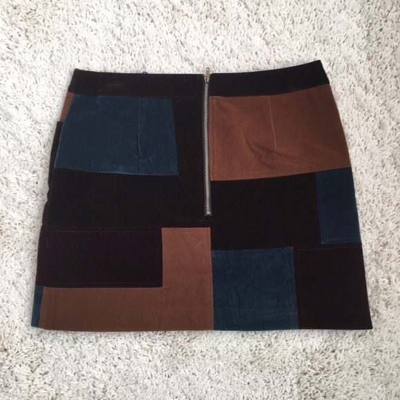 • Blu Spero Velvet mini Skirt • - Picture 2 of 6